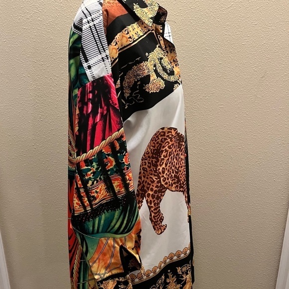 𝅺WOMEN’S Oversized shirt - Picture 3 of 5